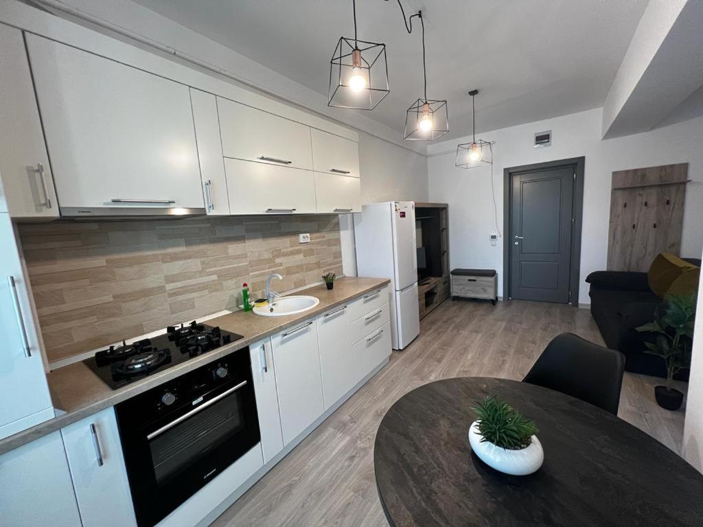 Cozy Accommodation Central City - Iasi Exteriör bild