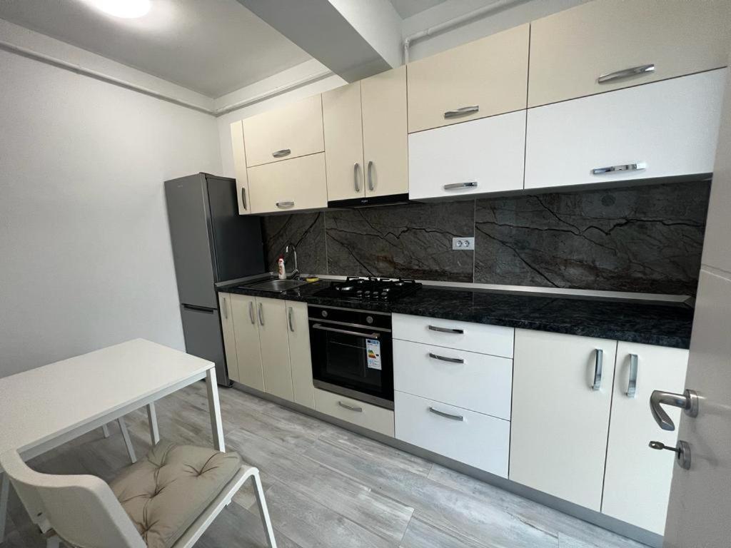 Cozy Accommodation Central City - Iasi Exteriör bild
